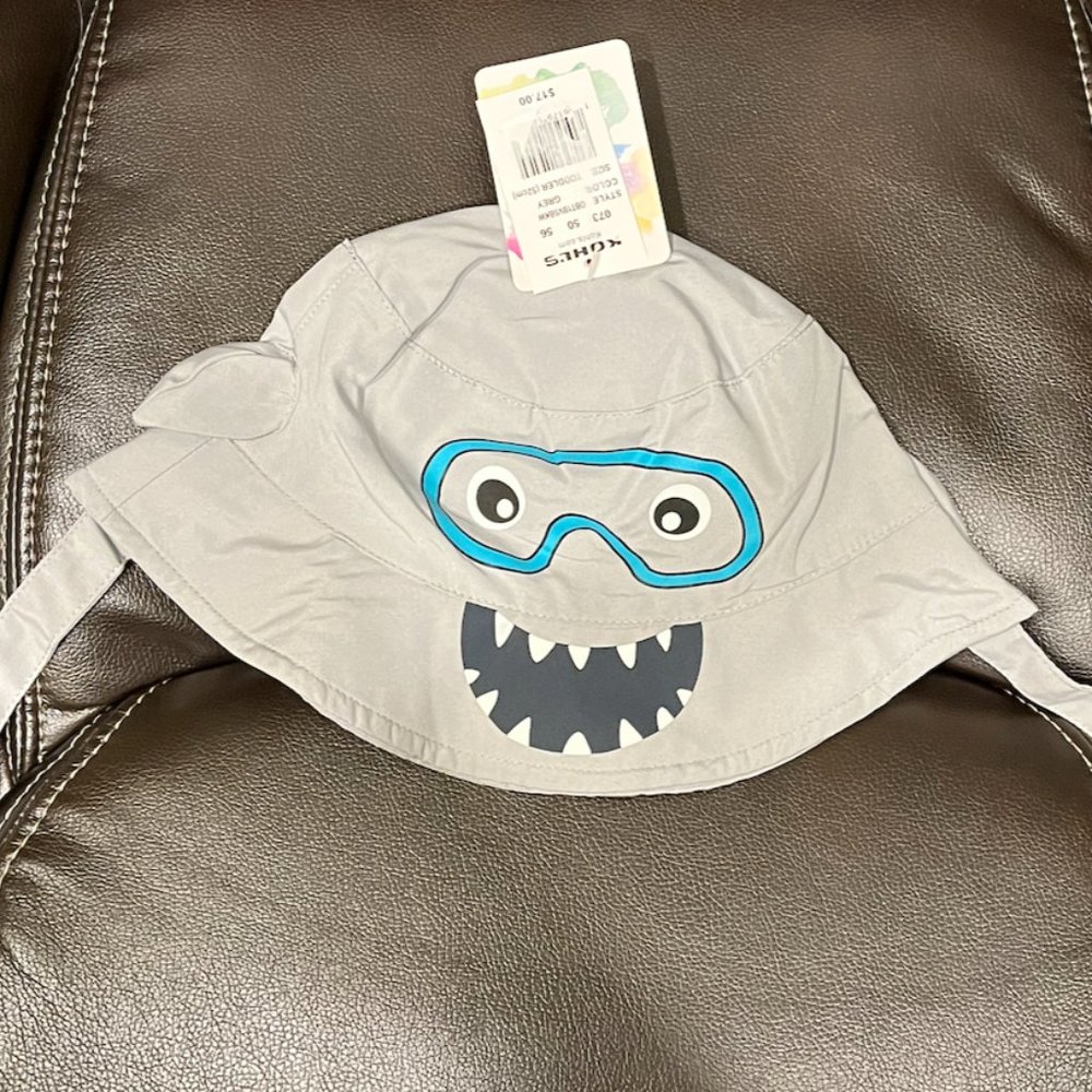 NWT shark sun hat toddler boy  water repellent bucket hat, 52 cm (2-3 yrs)